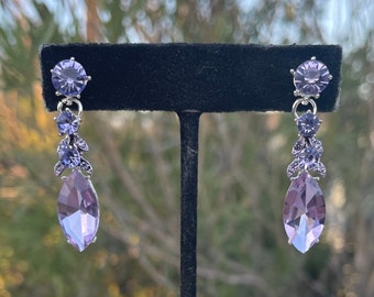 Lilac rhinestone wedding earrings, light purple bridesmaid earrings. Lavender rhinestone flower girl earrings