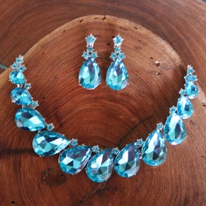 aqua necklace and earrings set, light blue necklace set, aquamarine rhinestone necklace, aqua prom necklace set, aqua bridal necklace set