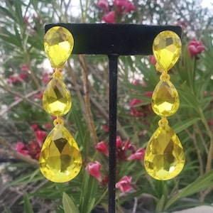 yellow long earrings, yellow clip on earrings, citrine crystal earrings, yellow teardrop clip earrings, yellow fitness competition earrings