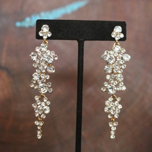 bridal earrings, gold bridal earrings, crystal rhinestone dangle earrings, clear crystal prom earrings, gold base earrings, long pageant