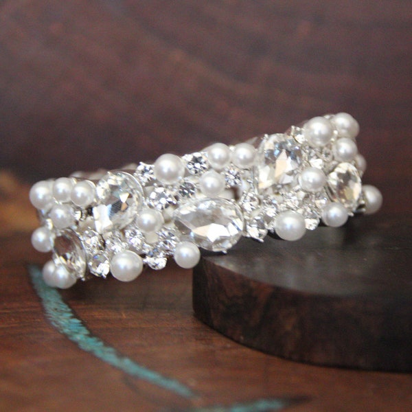 crystal and pearl bracelet, bridal bracelet, pearl and rhinestone bracelet, pearl and crystal prom bracelet, crystal stretch bracelet