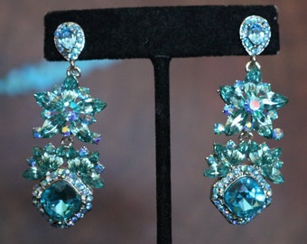 aqua blue rhinestone earrings, aqua prom earrings, teal rhinestone earrings