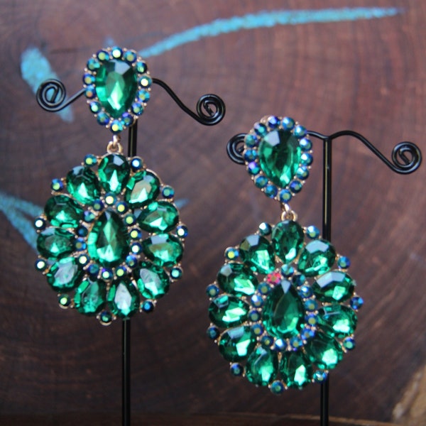 emerald green clip on earrings, emerald green rhinestone clip on earrings, prom crystal earrings, pageant chunky earrings