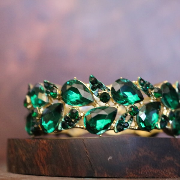 emerald green rhinestone bracelet, emerald wedding bracelet, emerald prom bracelet, emerald stretch bracelet, emerald competition bracelet
