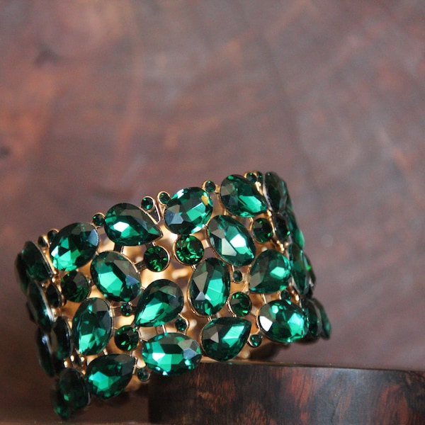 emerald green wide bracelet, chunky crystal emerald bracelet, green pageant bracelet, emerald rhinestone stretch bracelet, large bracelet