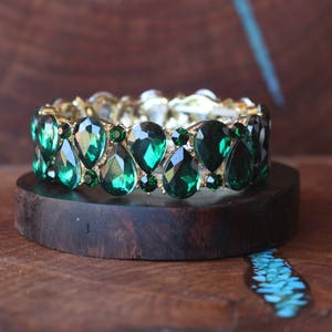 emerald rhinestone bracelet, emerald green bracelet, stretch braclet, rhinestone bracelet, holiday bracelet