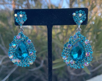 Aqua ab rhinestone earrings, aquamarine rhinestone prom earrings, aqua iridescent dangle earrings