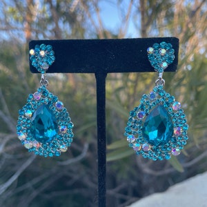 Aqua ab rhinestone earrings, aquamarine rhinestone prom earrings, aqua iridescent dangle earrings