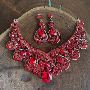 Ensemble collier rouge, ensemble collier et boucles d&#39;oreilles en cristal rouge, ensemble collier en strass rouges