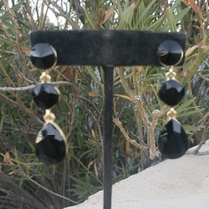 Black and gold rhinestone earrings, black dangle earrings, black bridesmaid earrings, black earrings set on gold setting