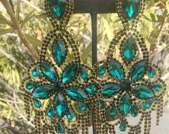 Extra large emerald rhinestone earrings, huge green earrings, oversized pageant earrings, emerald crystal long earrings