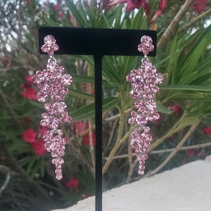 Light pink dangle earrings