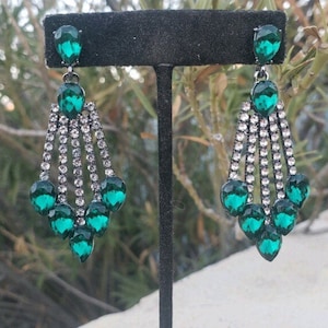 Emerald green rhinestone chandelier earrings, emerald crystal dangle earrings, emerald bridesmaid earrings, emerald wedding earrings,
