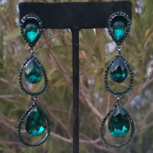 emerald rhinestone long earrings, emerald statement earrings, emerald bridal earrings