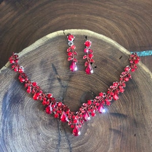 Red necklace set