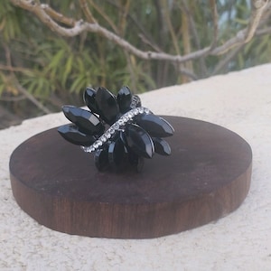 Schwarzer Strass Ring, schwarzer Kristall Stretch Ring, schwarzer Stufe Ring, schwarzer Strass Statement Ring
