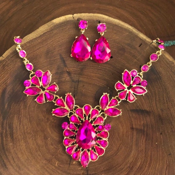 Fuchsia necklace and earrings set, fuchsia necklace with large pendant, hot pink prom necklace, hot pink pageant jewelry