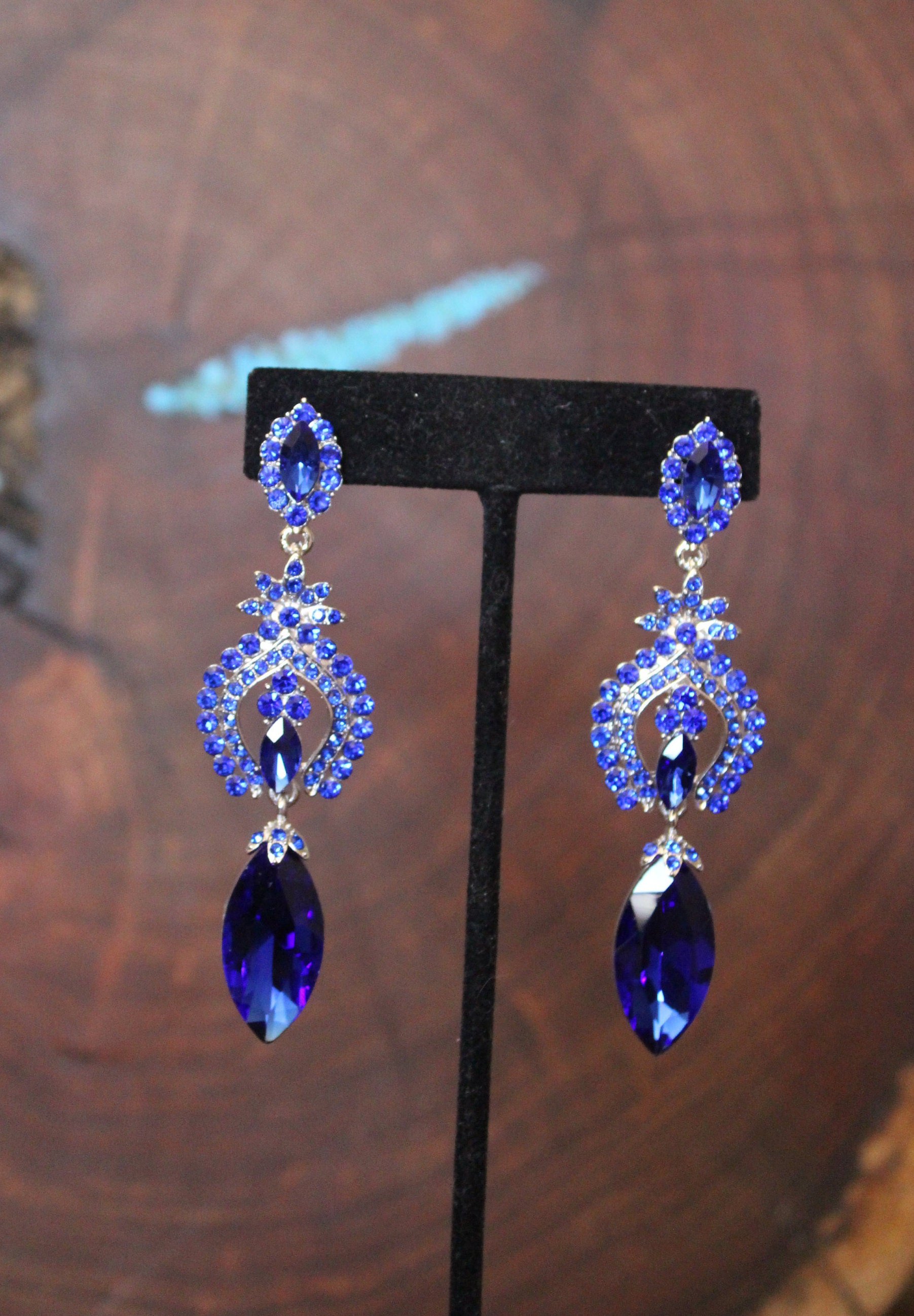 Royal blue dangle best sale earrings