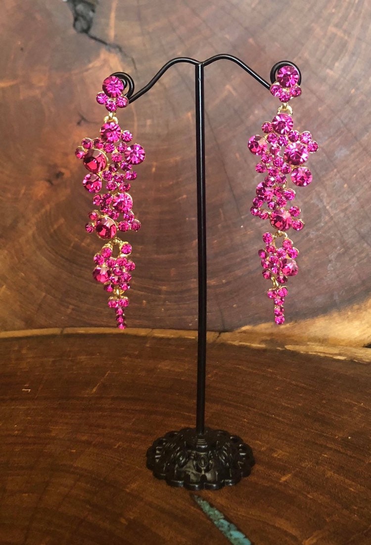 Fuschia Hot Pink Antique Gold Earring and Maang Tikka Set - Etsy Canada | Pink  earrings, Indian jewellery design earrings, Hot pink earrings