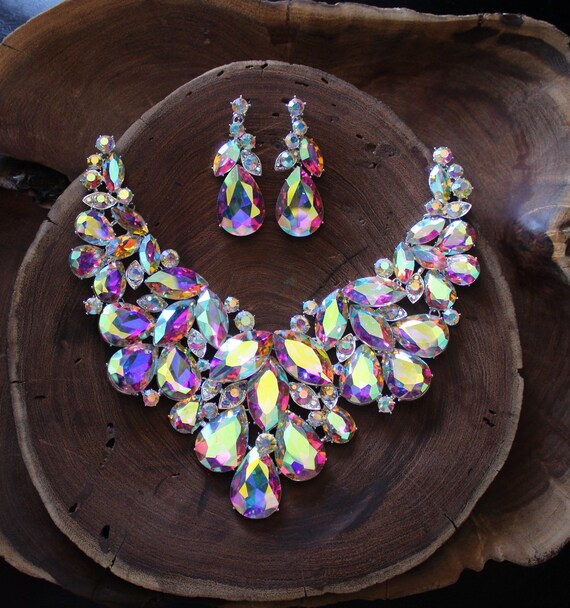 Iridescent necklace and earring set outlet