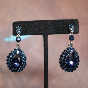 navy bue dangle earrings, navy bridal earrings, navy blue rhinestone earrings