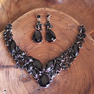black necklace and earrings set, black rhinestone necklace, black prom necklace set, black crystal pageant necklace, black bridal necklace