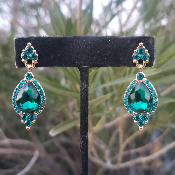 Green teal earrings, emerald green crystal earrings, teal prom earrings