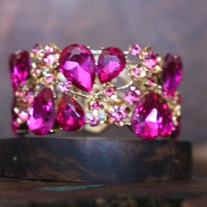 fuchsia prom bracelet, fuchsia rhinestone statement bracelet, hot pink crystal bracelet, hot pink bridal bracelet, fuchsia teardrop bangle