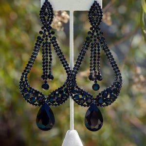 boucles d'oreilles en strass noirs, très grandes boucles d'oreilles lustre noir, longues boucles d'oreilles en strass, boucles d'oreilles en cristal surdimensionnées, boucles d'oreilles de reconstitution historique