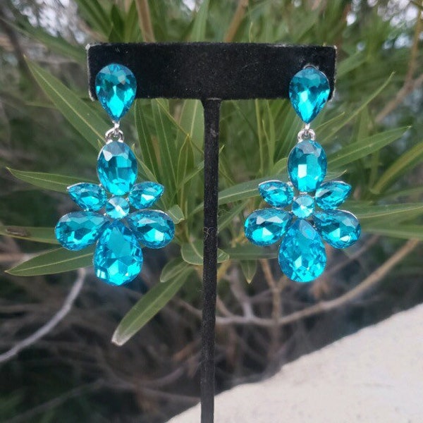 Aqua prom earrings, aqua blue rhinestone earrings, aqua clip on earrings, blue crystal earrings