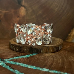 Clear rhinestone rose gold setting bracelet