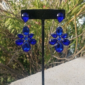 Blue sapphire earrings, royal blue earrings, blue rhinestone earrings, blue clip on earrings