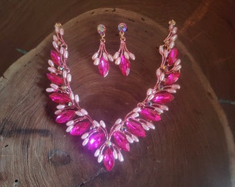 Fuchsia crystal an pearl necklace, hot pink rhinestone and pearl necklace and earrings set