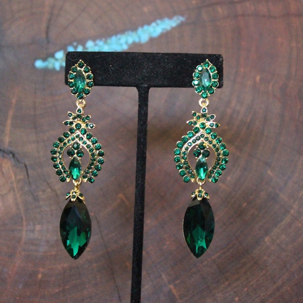 emerald earrings, emerald dangle earrings, emerald green earrings, emerald rhinestone holiday earrings, emerald bridal earrings, green prom