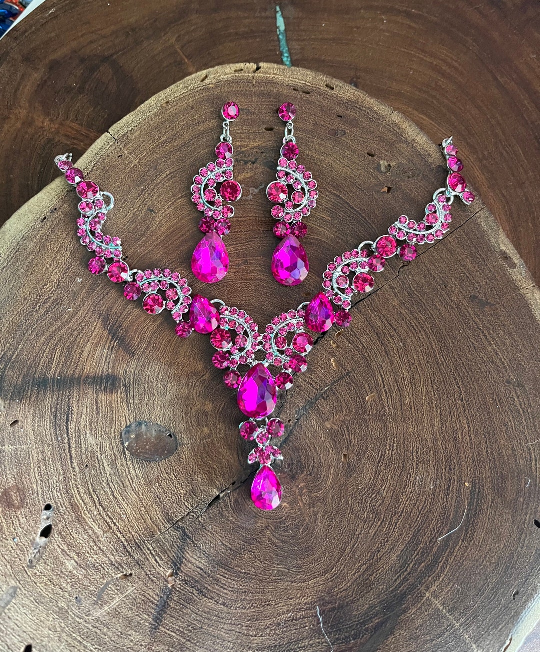 The Bows set in Fuchsia
