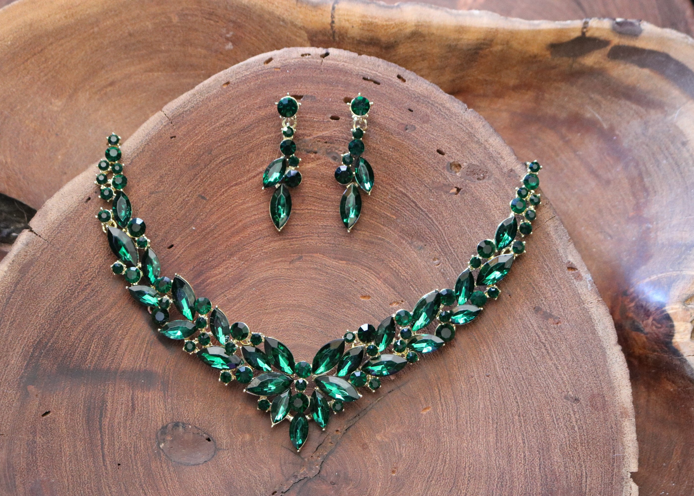 Emerald 2024 necklace sets