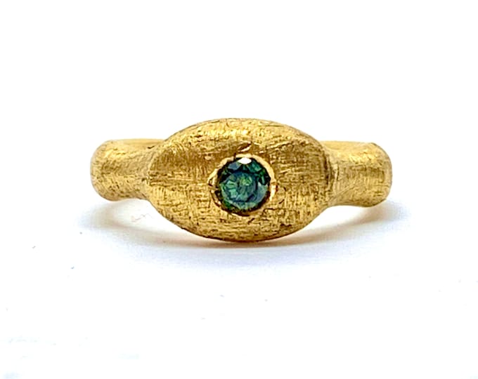 24ct PURE gold green diamond (0.17ct) handmade ring, matte.  (approx. 9gr of pure 24ct gold).