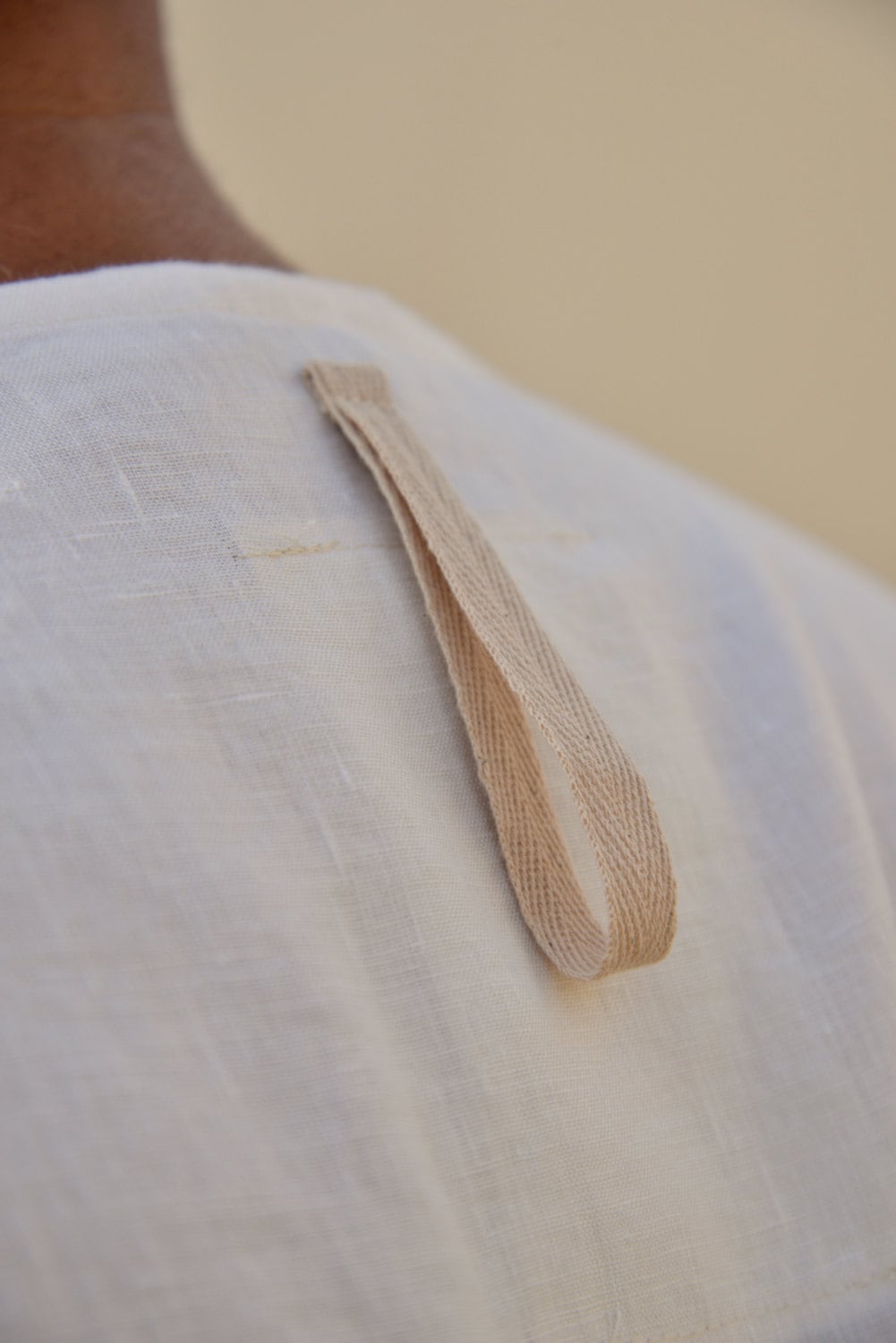 CLASSICO. Chalk white linen loungewear. Soft wrinkled kaftan with