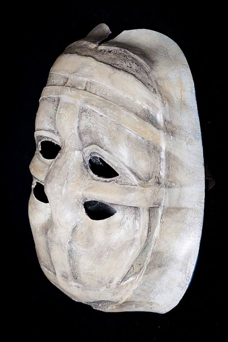 Mask Looker-on