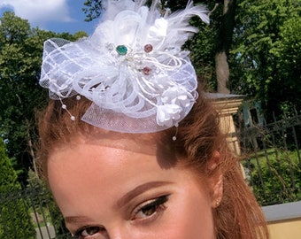 White Fascinator - "Coctail" Mesh Fascinator Hat Headband with White Feather and Stamen, Bridal Headband, Bridal Fascinator, Mini Bridal Hat