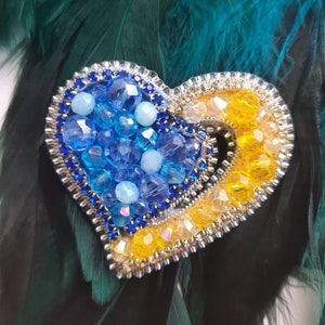 Ukraine flag heart brooch, jewelry beaded brooch Ukraine, ukrainian flag brooch, yellow blue brooch, patriotic jewelry handmade