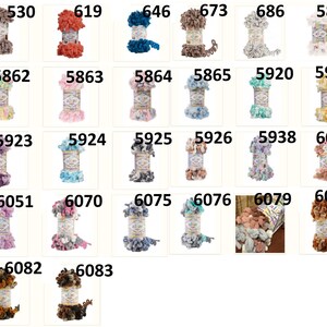 Pu&ograve; includere: Una variet&agrave; di rocchetti di filo colorati, con diverse trame e colori. I rocchetti sono etichettati con numeri, tra cui 530, 619, 646, 673, 686, 5815, 5862, 5863, 5864, 5865, 5920, 5921, 5923, 5924, 5925, 5926, 5938, 6046, 6051, 6070, 6075, 6076, 6079, 6080, 6082 e 6083.