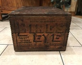 Birds Eye Tongue and Groove Antique Wood Crate, Diamond Match Co., Old Wood Covered Crate, Large Wood Crates, Dovetail Advertising Crates