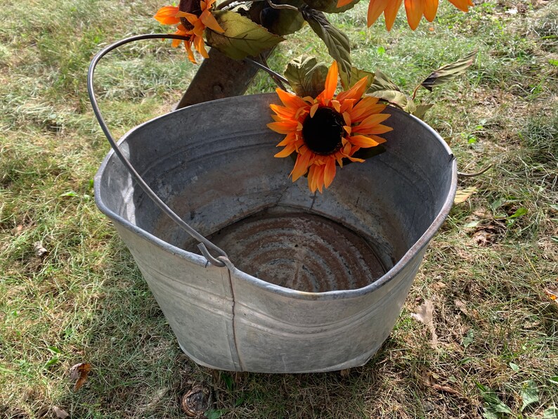 Antique Galvanized Metal Bucket Planter Outdoor Planter Etsy
