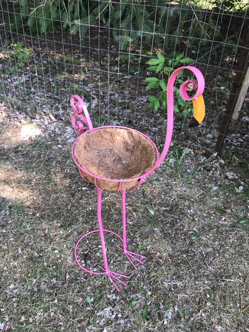 Ornate Pink Flamingo Tall Metal Bird Planting Pot Bird Metal Art Garden Yard Art Indoor Outdoor Plant Stand Large Bird Statues Planter
