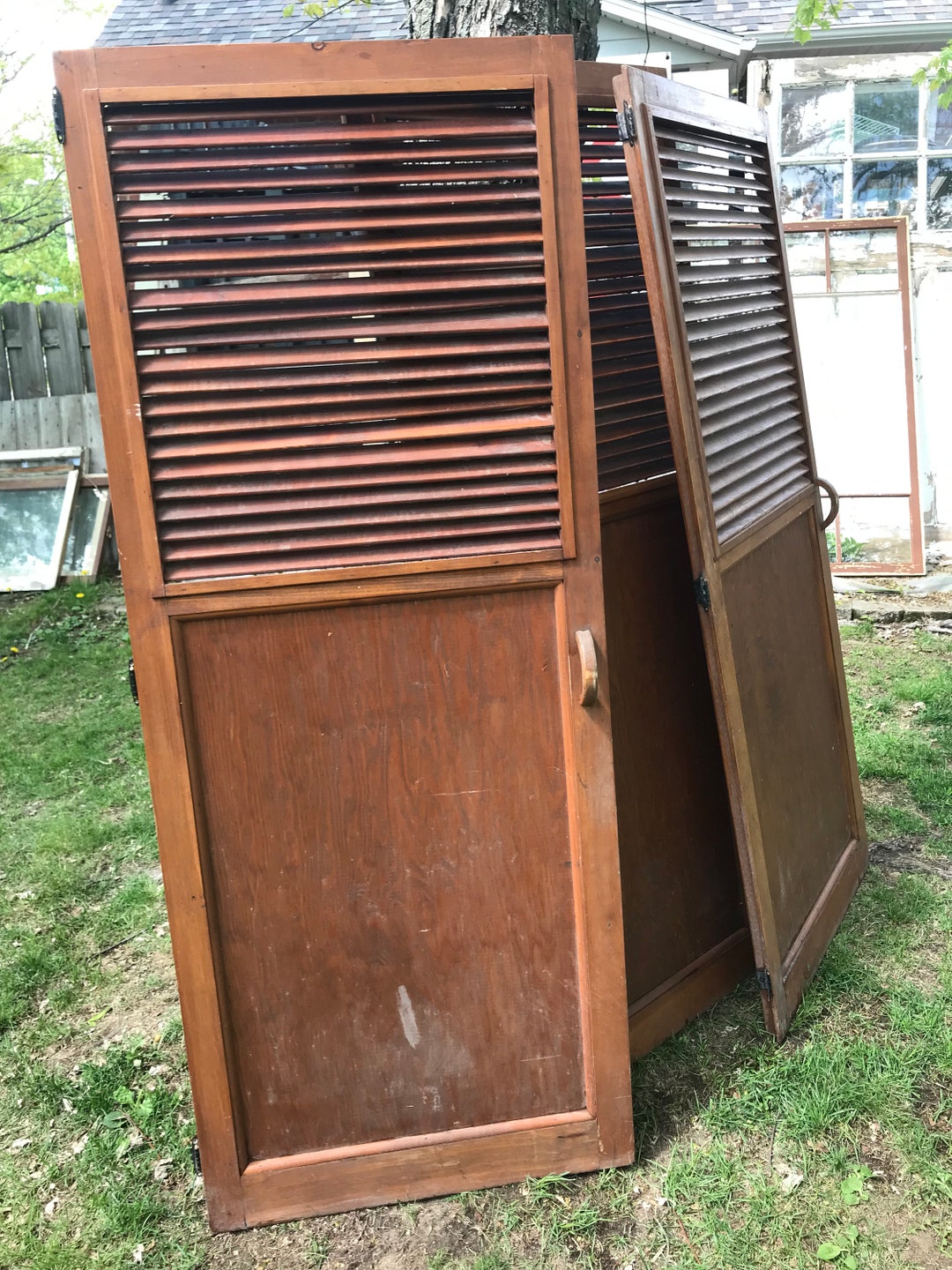 1970's　ヴィンテージ　フレンチ　ポップ　アーチ　ルーバー　扉　キャビネット 1970's ヴィンテージ フレンチ ポップ アーチ ルーバー 扉