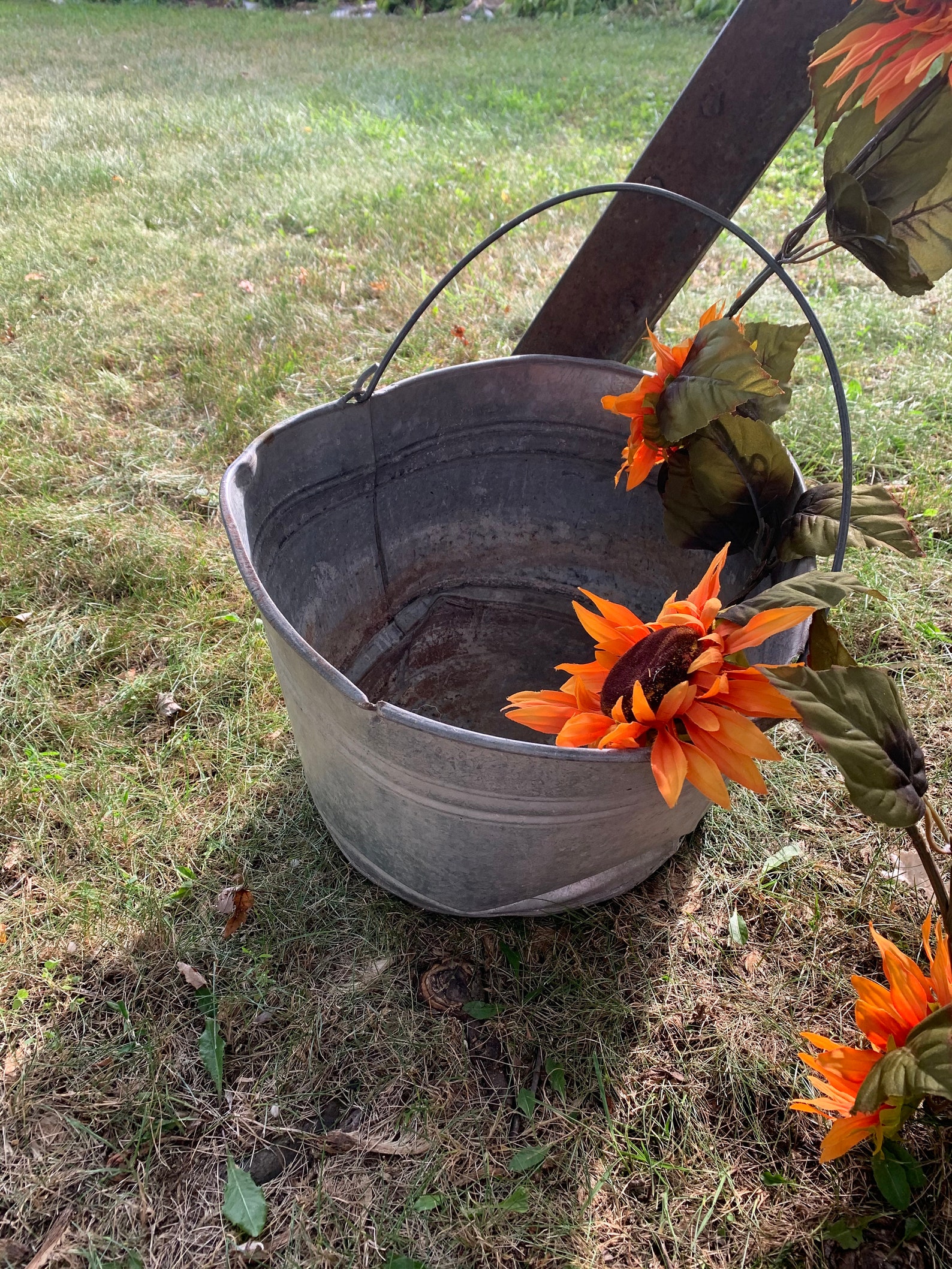 Antique Galvanized Metal Bucket Planter Outdoor Planter Etsy