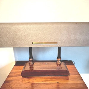 Vintage Mid Century Banker&#39;s Desk Light Lamp Industrial Style Metal Flourescent