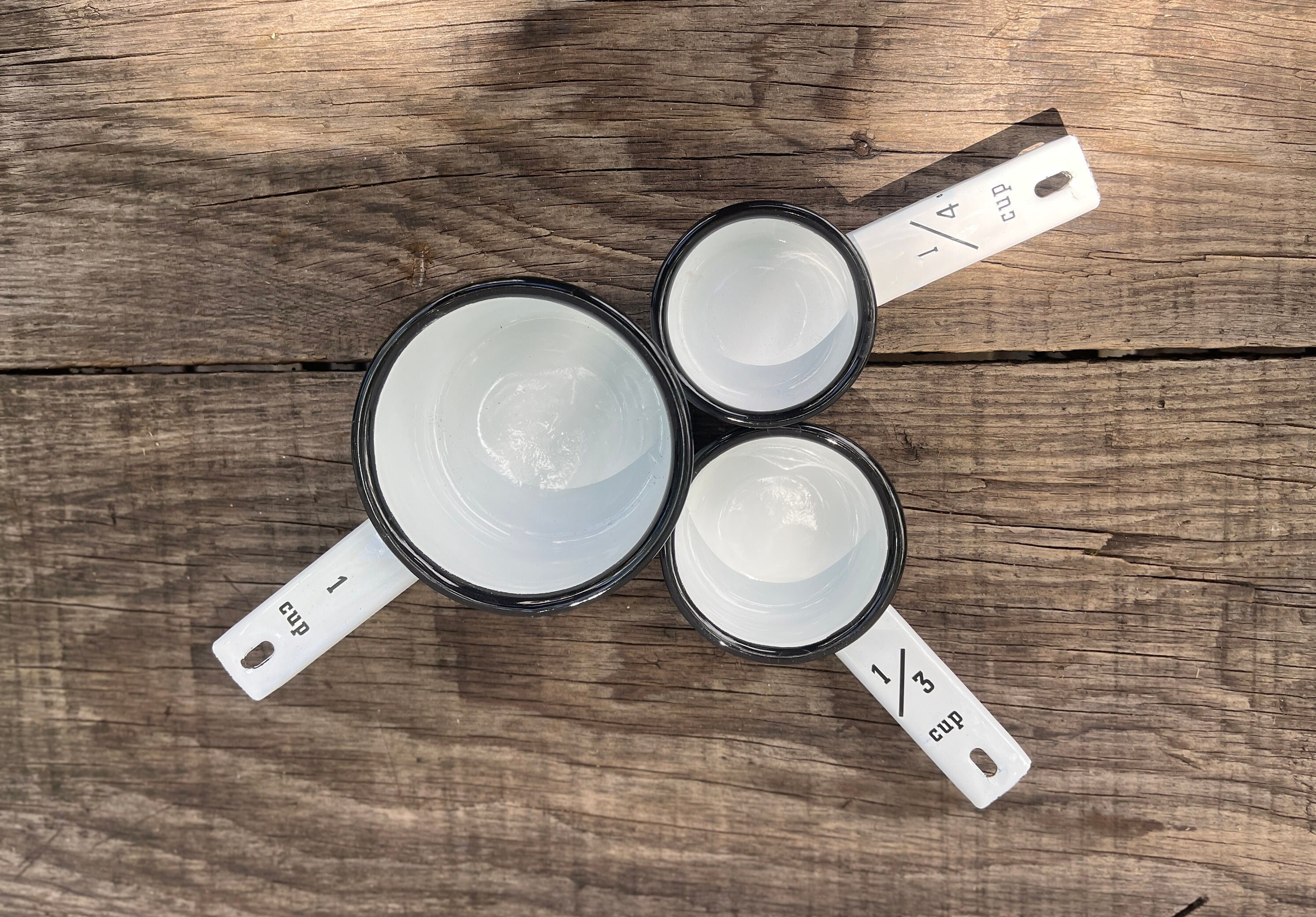 White Enamel Measuring Cups – Jansen Home