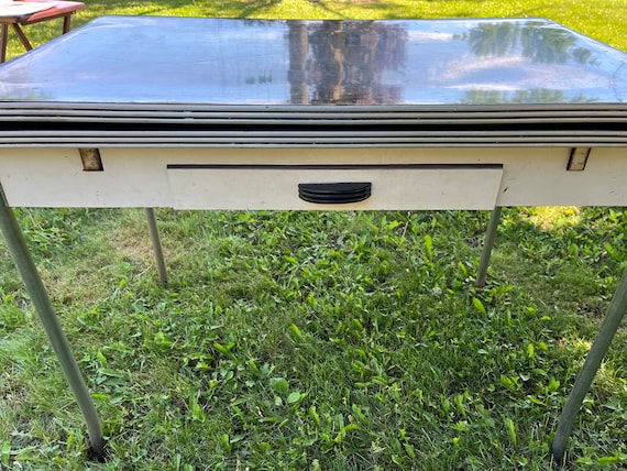 Vintage metal cheap kitchen table